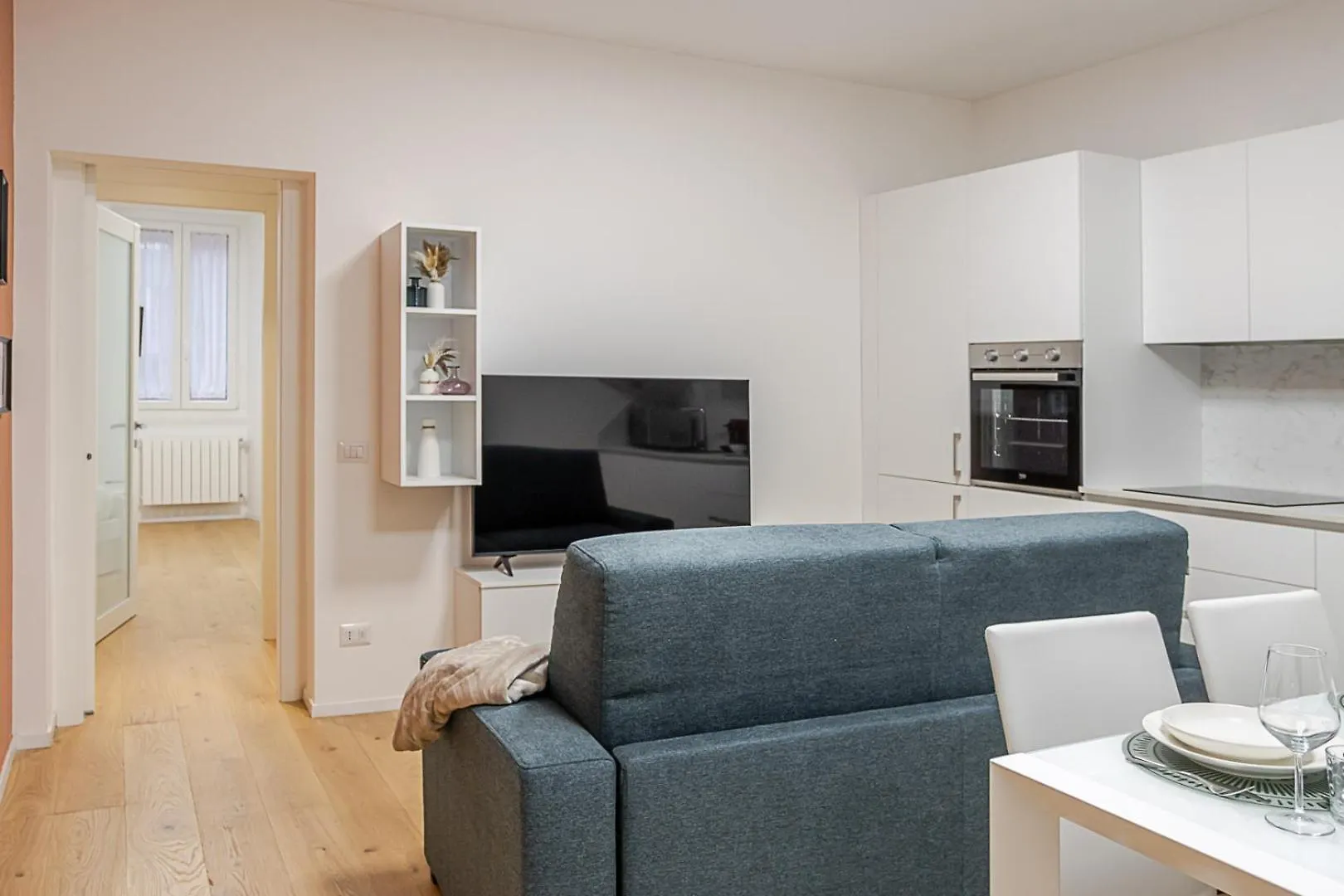 10Min Duomo Apartment For Travelers Милан Италия